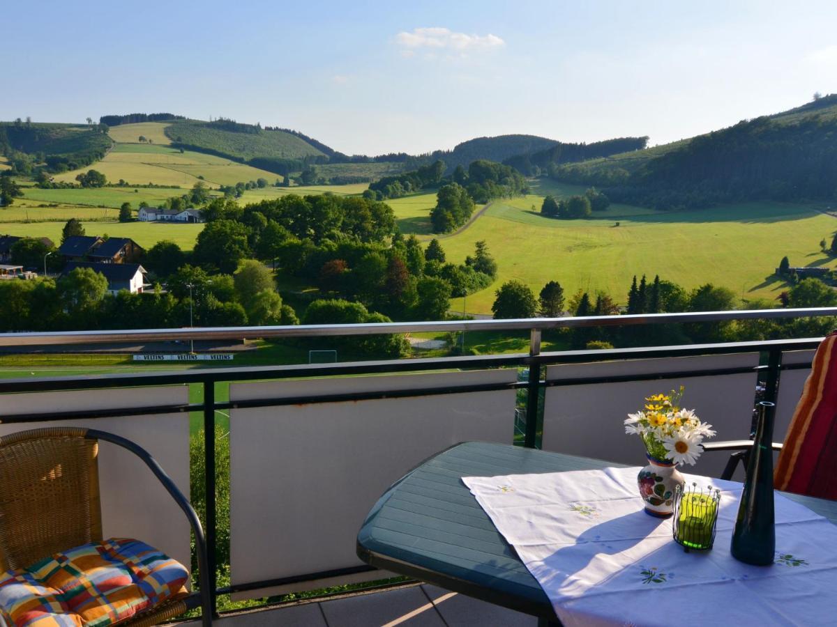 Serene Apartment In Meschede With Balcony Grevenstein 部屋 写真